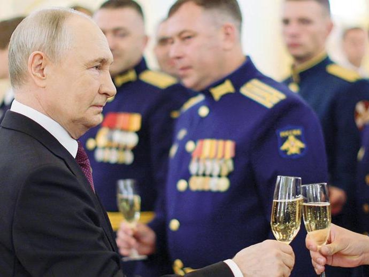 I droni ucraini su Mosca non influenzano Putin, la resa dell’Ucraina resta condizione per trattare