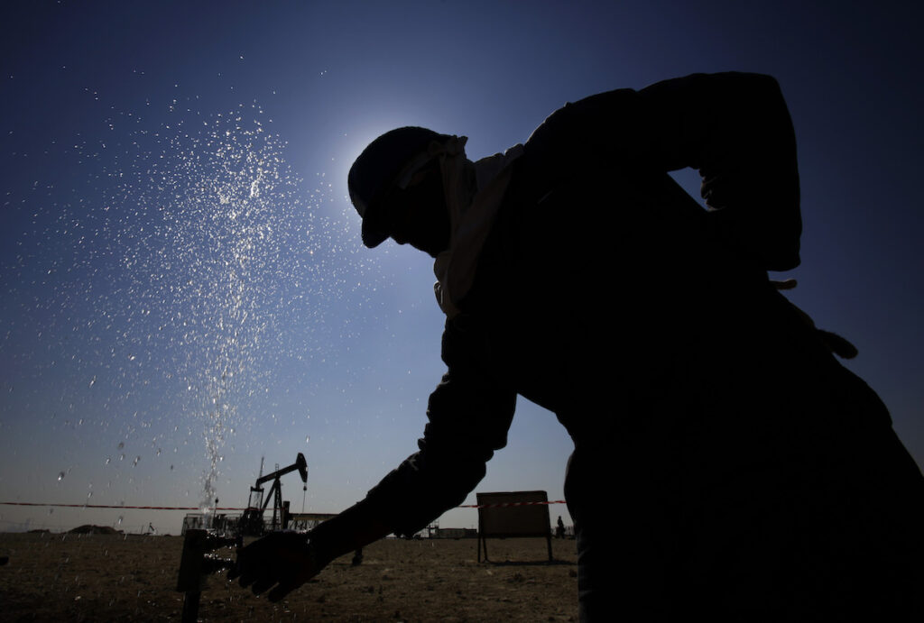 I paesi arabi del Golfo cercano vie alternative allo stretto di Hormuz per exportare petrolio e gas