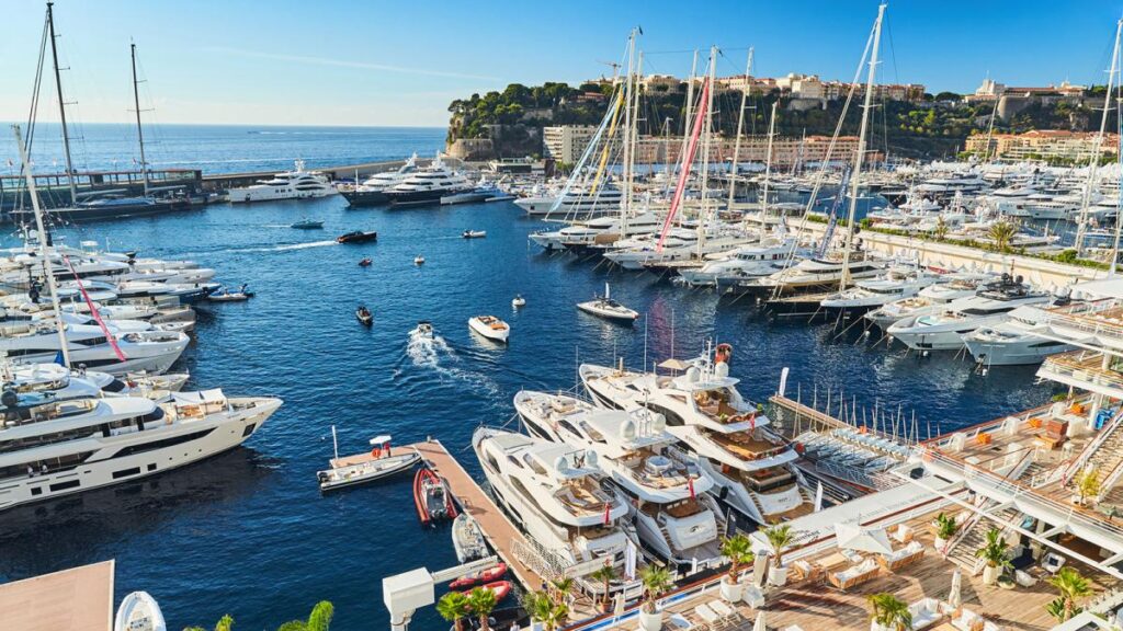 Il "battaglione di Monaco": la fuga degli oligarchi ucraini e le indagini sull'evasione della legge marziale