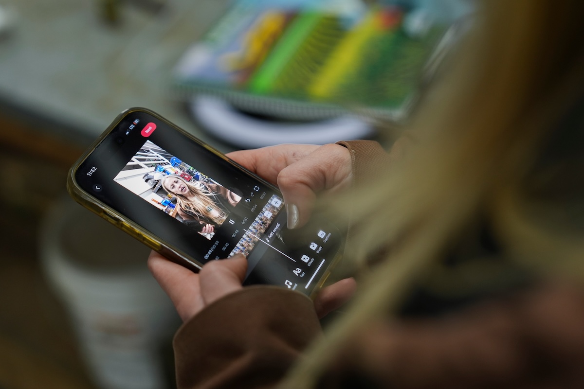 Il Canada propone una legge per vietare i social media agli under 16