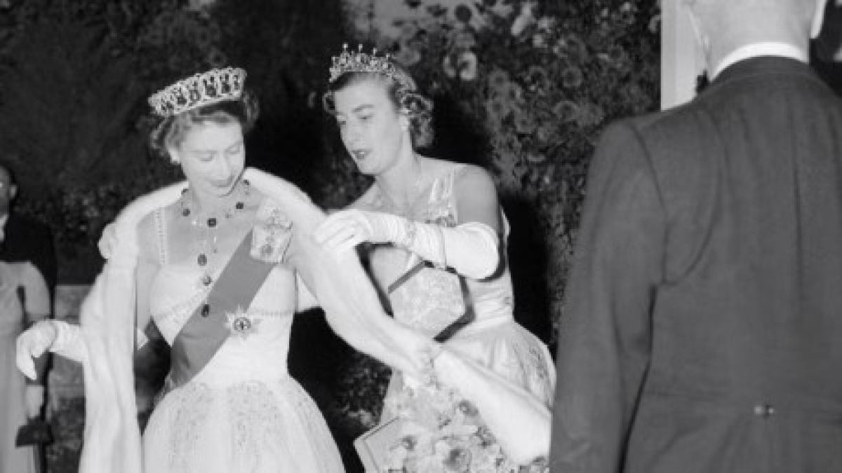 Il cordoglio di re Carlo per la morte di Lady Pamela Hicks, cugina della regina, a 97 anni