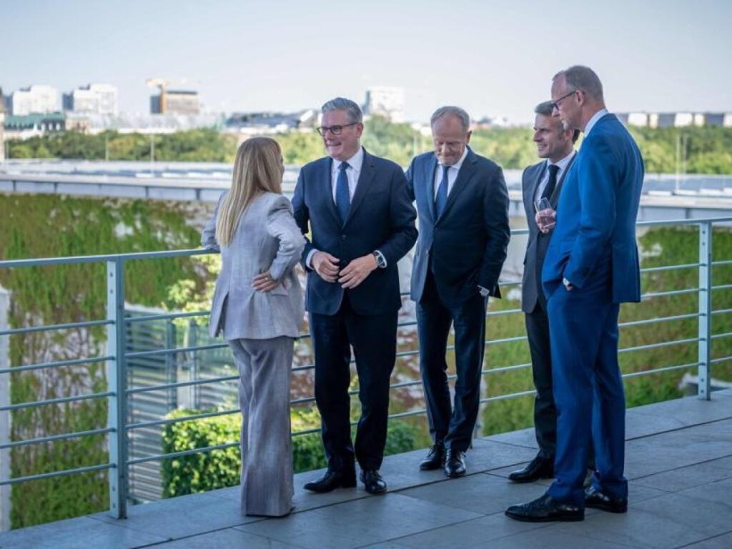 Il coro dei cinque a Berlino: tutti d'accordo per rinforzare la NATO europea
