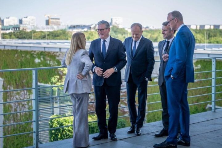 Il coro dei cinque a Berlino: tutti d'accordo per rinforzare la NATO europea