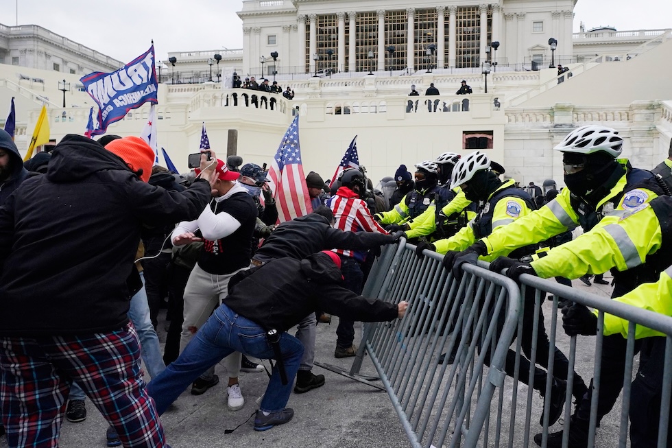 Il fondo di Trump per i “perseguitati da Biden” sospeso dopo le critiche interne al partito