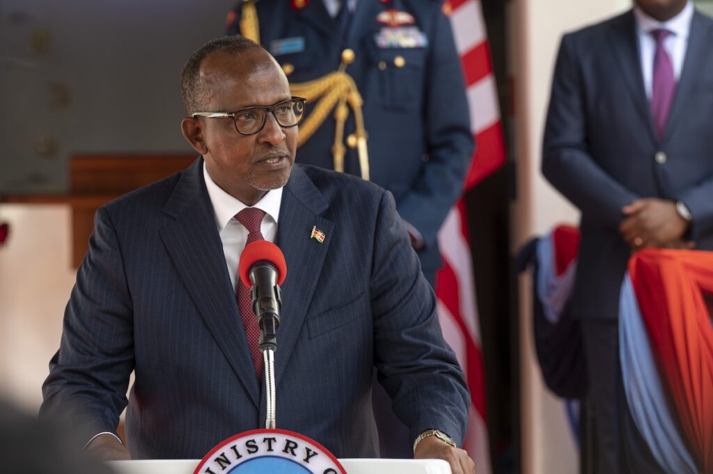 Il ministro della Salute del Kenya ordina di sospendere la costruzione del centro di quarantena contro l’ebola finanziato dagli Stati Uniti