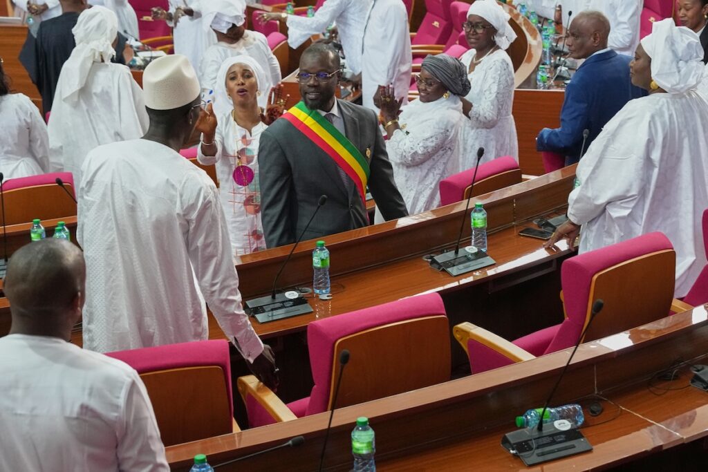 Il parlamento del Senegal approva riforma che accresce poteri del primo ministro e limita quelli del presidente