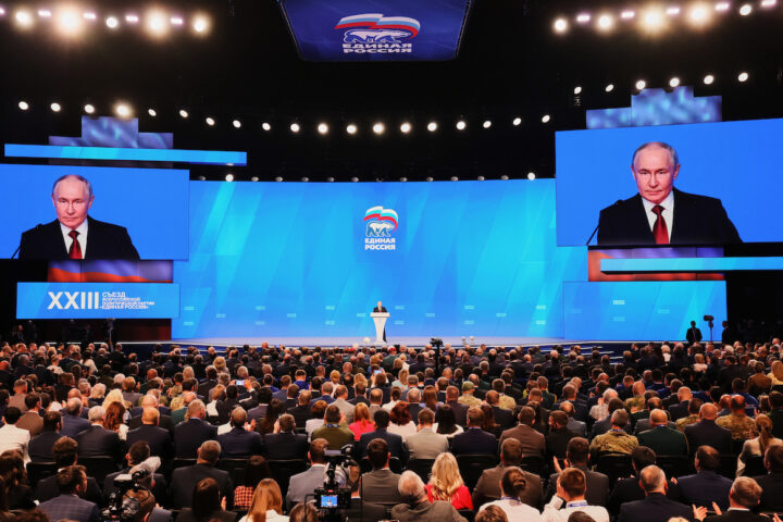 Il partito di Putin si presenta come una forza elettorale alle elezioni della Duma russa