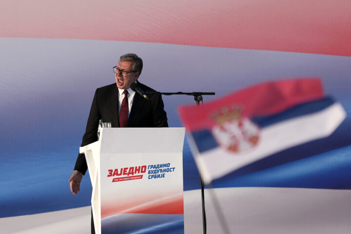 Il presidente serbo Aleksandar Vučić annuncia elezioni anticipate e dimissioni imminenti