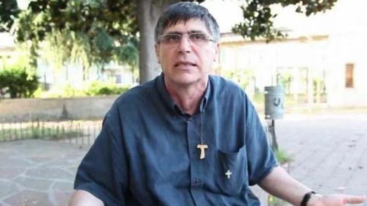 Il sacerdote anti-camorra denuncia le minacce: "Qualcosa sta cambiando a Caivano"