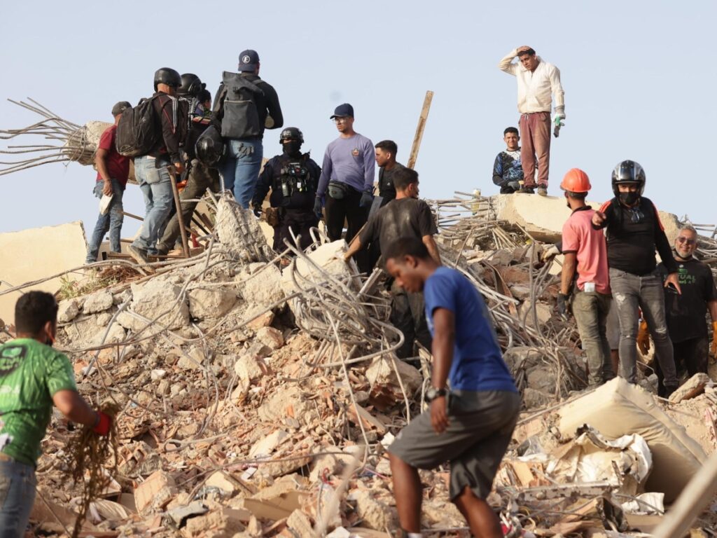 Il Venezuela colpito dal terremoto: i vigili del fuoco italiani in azione a La Guaira