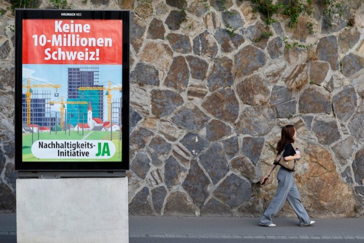 In Svizzera si vota su referendum per limitare la popolazione a 10 milioni di abitanti
