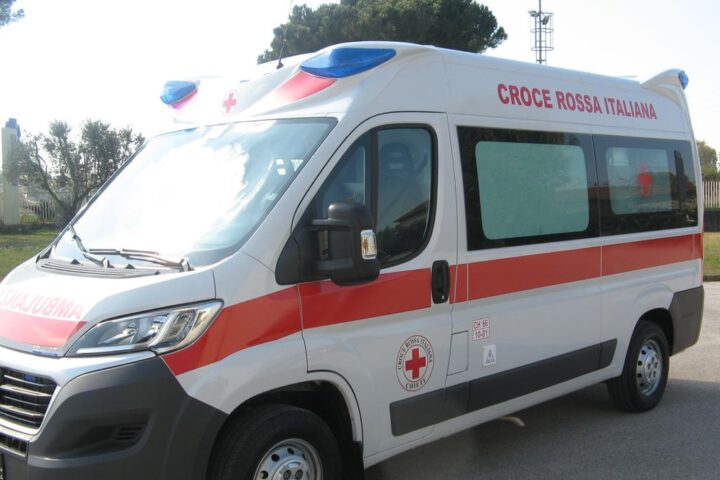Incidente mortale a Palermo: ciclista uccisa e un altro ferito dopo investimento da auto