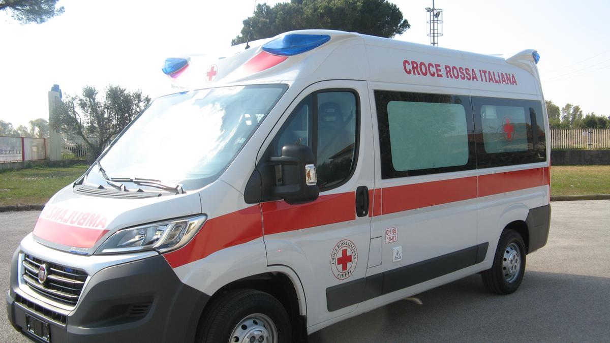 Incidente mortale a Palermo: ciclista uccisa e un altro ferito dopo investimento da auto