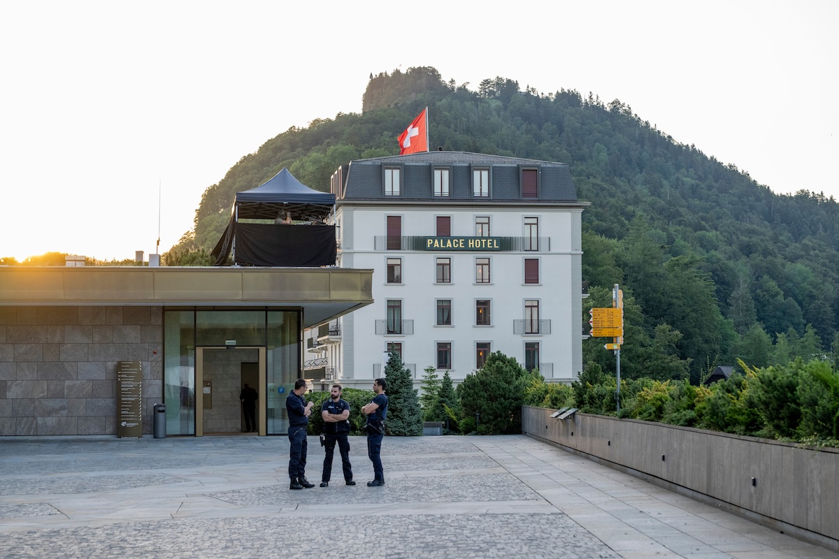 Iniziano i negoziati tra Stati Uniti e Iran in Svizzera per accordo nucleare