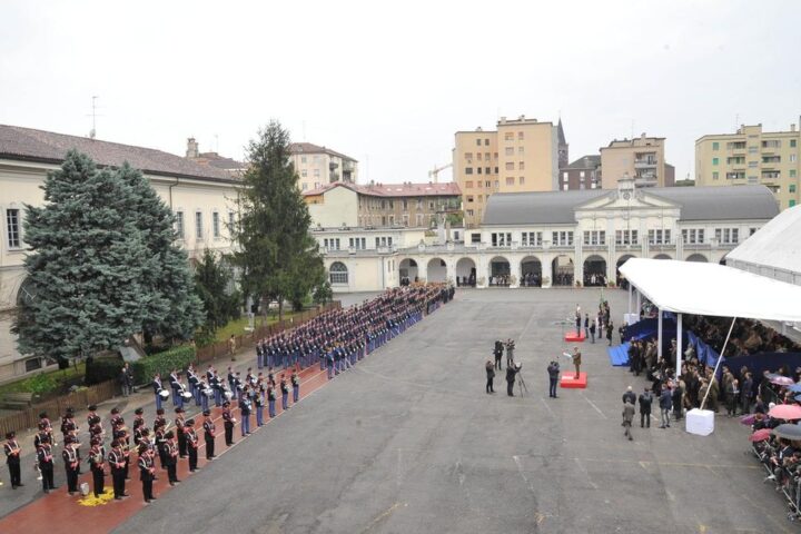 Insegnante della scuola militare Teulié di Milano arrestato per molestie sessuali su allievi