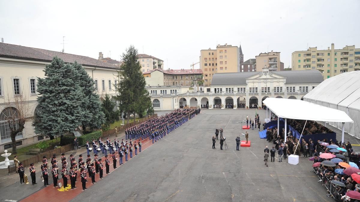 Insegnante della scuola militare Teulié di Milano arrestato per molestie sessuali su allievi