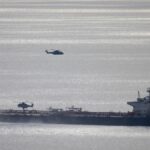 Interceptata una petroliera della flotta ombra russa nella Manica, dichiarazione del premier britannico