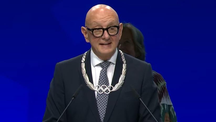 Ivo Ferriani riceve il collare dell’Ordine Olimpico a Losanna durante l'assemblea del CIO