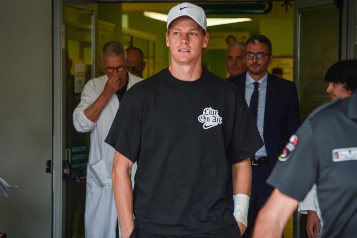 Jannik Sinner torna al San Raffaele per il secondo giorno di accertamenti medici