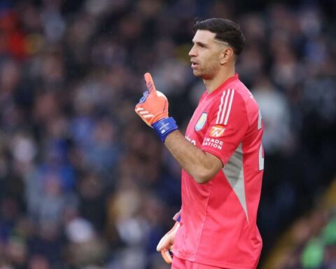 Juventus raggiunge un accordo sui termini personali con Emi Martinez dell'Aston Villa