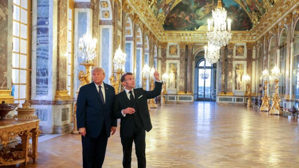 La cena di Trump e Macron a Versailles: il presidente americano elogia la grandeur della reggia