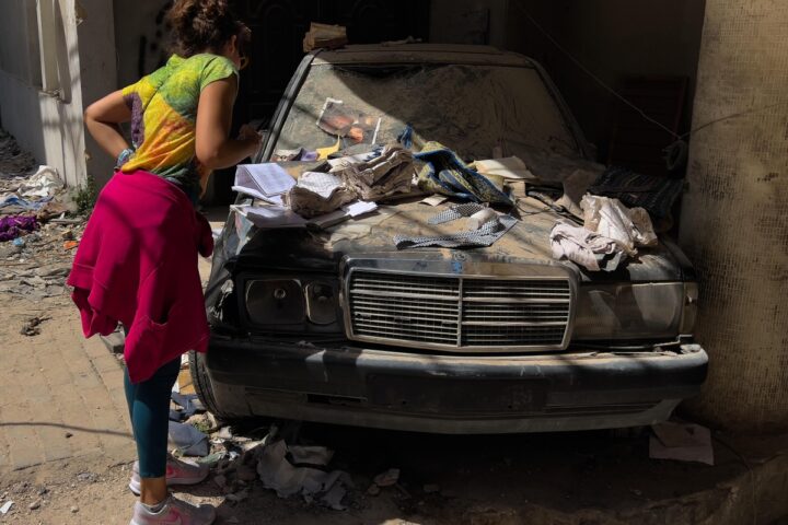 La filmmaker libanese Myriam El Hajj: continuare a raccontare Beirut in tempo di guerra