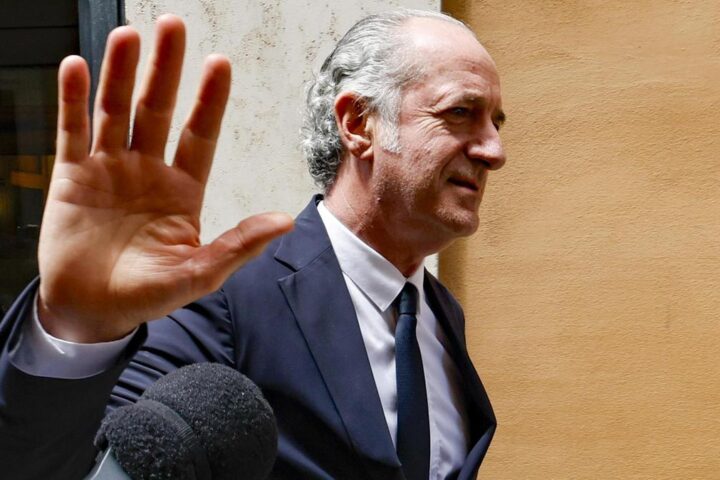 La Lega rinvia il “ritiro” in Veneto, tensioni politiche tra nordisti e leader Matteo Salvini