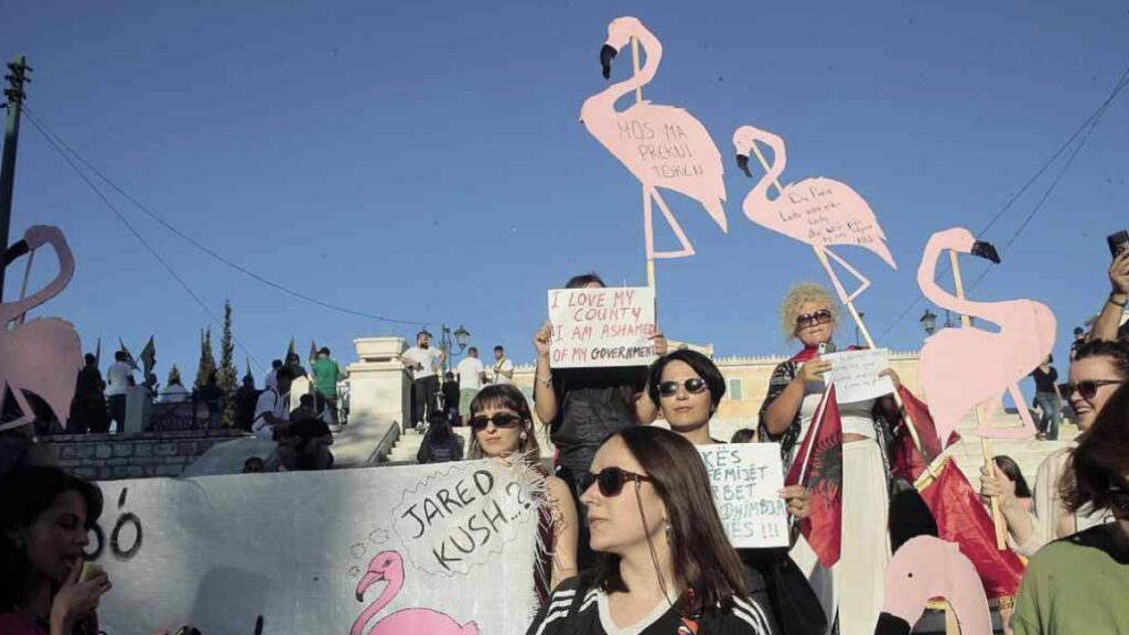 La protesta contro il mega progetto di Kushner in Albania: minacce all'ecosistema della laguna di Vjose-Narta