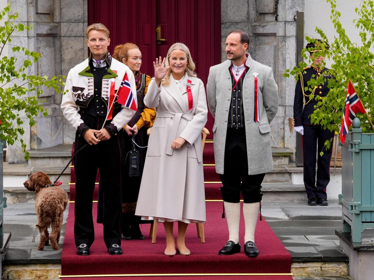 La salute della principessa Mette Marit peggiora, cancellati impegni del principe Haakon