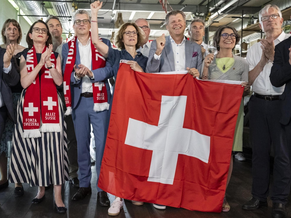 La Svizzera rigetta il referendum sul limite all'immigrazione, con il 54,8% di voti contrari