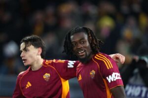 L'Arsenal concorda i termini personali con il francese Manu Koné mentre la Roma valuta la vendita