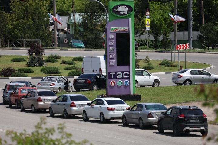 Le autorità russe in Crimea sospendono la vendita di carburante a causa di attacchi ucraini