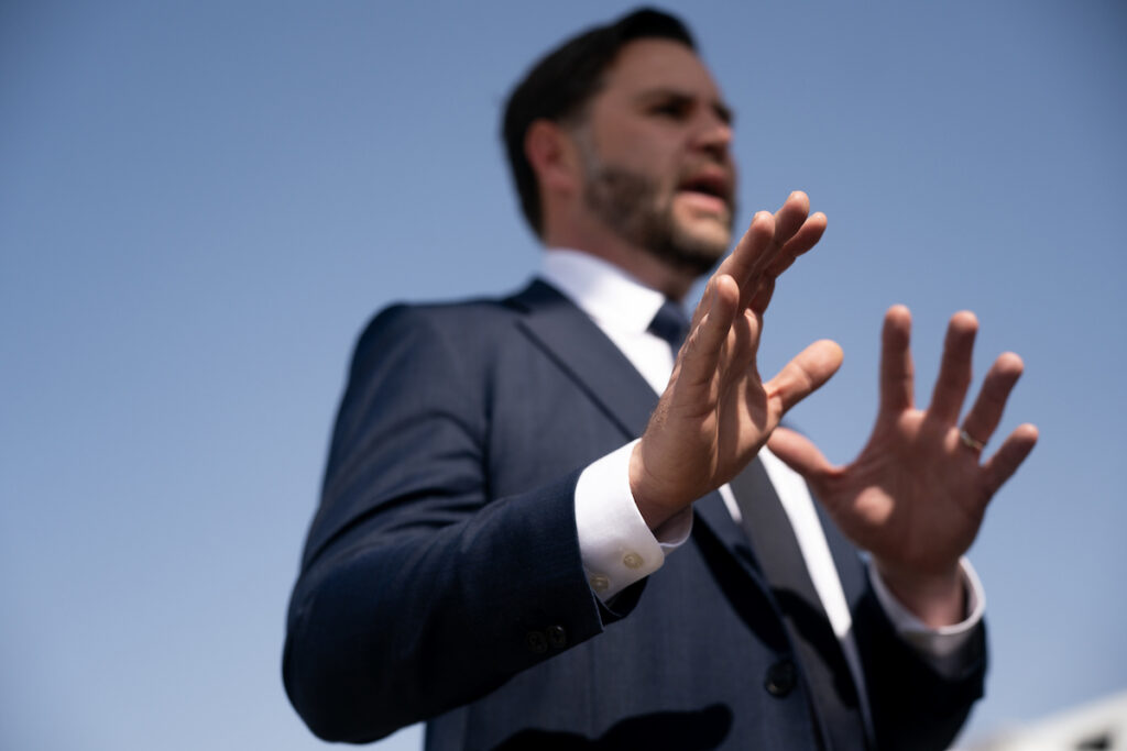 Le dure critiche di JD Vance a Israele e il suo appello per un compromesso con l'Iran