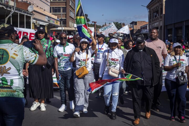 Le proteste anti-immigrazione in Sudafrica influenzano la campagna elettorale per le amministrative di novembre