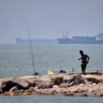 L'Iran annuncia la chiusura dello stretto di Hormuz dopo bombardamenti israeliani