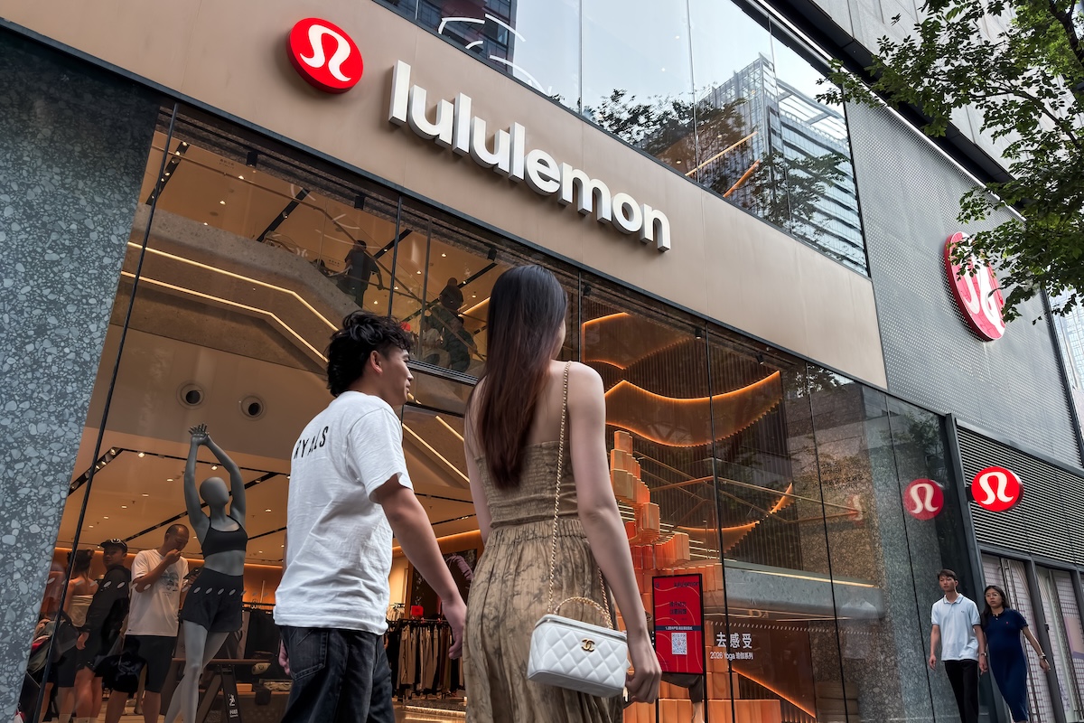 Lululemon si scusa per aver usato un tamburo giapponese durante un evento sulla muraglia cinese