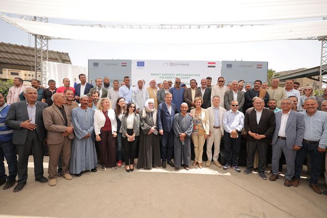 L'Unione Europea e l'Egitto avviano il programma di meccanizzazione per la raccolta del grano a Damanhur