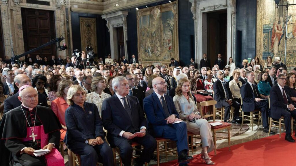Mattarella e la festa della Repubblica: "Basta alla prepotenza delle armi"