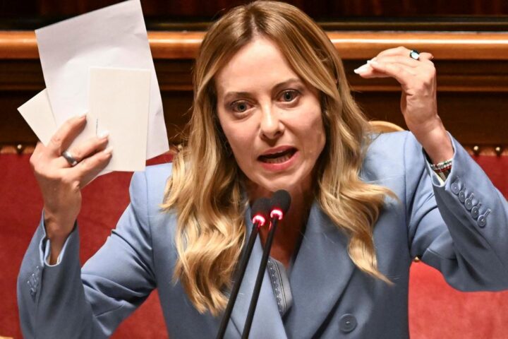 Meloni critica Bruxelles: "I vertici ristretti causano solo danni, no ai diktat del Green Deal"