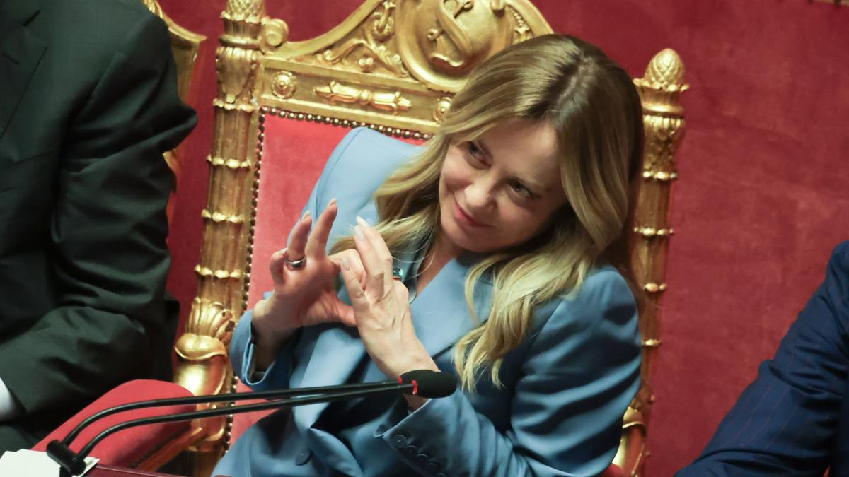 Meloni critica il patentino antifascista: “è censura” nella corsa politica a destra