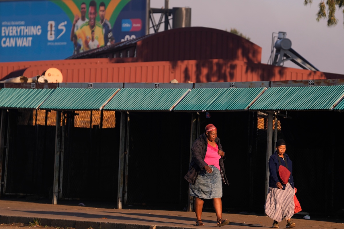 Migliaia di immigrati in fuga dal Sudafrica di fronte a minacce xenofobe