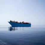 Naufragio al largo della Libia: 11 morti e 40 dispersi tra i migranti diretti in Europa