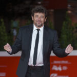 Patrick Bruel in stato di fermo per accuse di aggressioni sessuali da parte di 13 donne