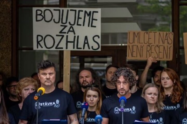 Praga: grandi manifestazioni e scioperi contro la riforma dei media del premier Babis