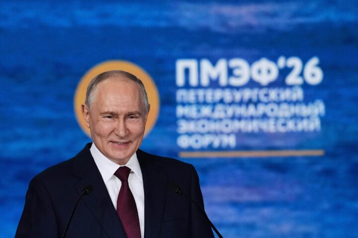 Putin rifiuta l'incontro con Zelensky: «Inutile, grazie a Trump per la lezione»