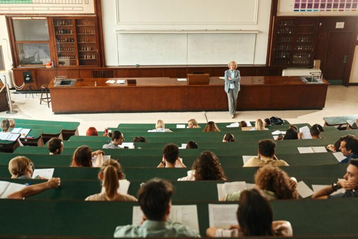 Quali lauree garantiscono lavoro sicuro dopo la maturità? Analisi e opportunità per il futuro in Italia