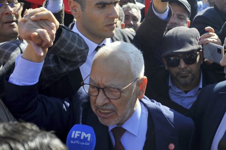 Rached Ghannouchi condannato all'ergastolo in Tunisia, oppressione politica sotto il regime di Kais Saied