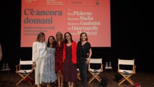 Riformisti divisi: cinque donne discutono futuro del centrosinistra al Teatro Parenti di Milano