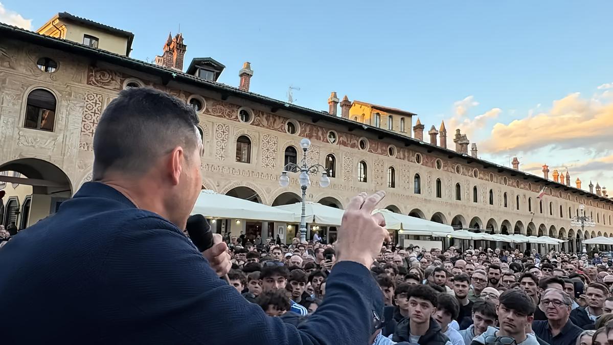 Roberto Vannacci, figura scomoda per il centrodestra italiano, diventa decisivo per le elezioni