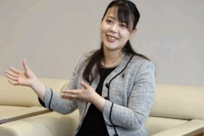 Shoko Kawata, prima sindaca giapponese in maternità, innesca dibattito nazionale sui diritti delle donne